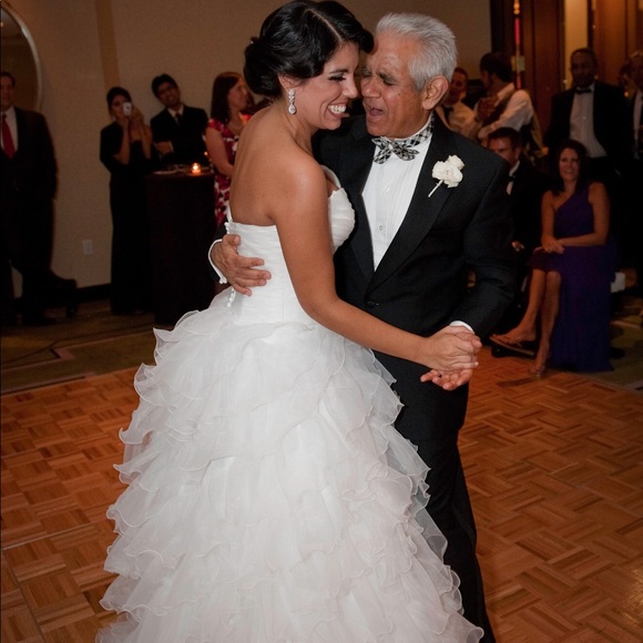 Alita Graham Wedding Dress - Picture 6 of 8